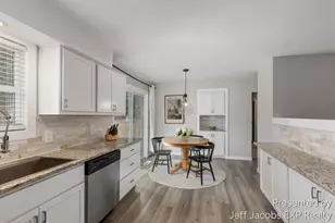6339 Orchid Dr, Jenison, MI 49428 - Photo 8