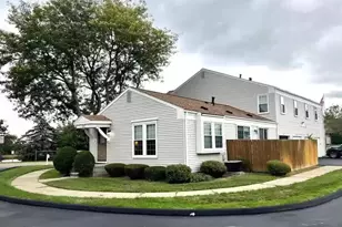 23553 Meeting Hall Ln, Novi, MI 48375 - Photo 2
