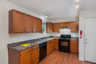 1312 Lafayette Ave, Kalamazoo, MI 49006 - Photo 4