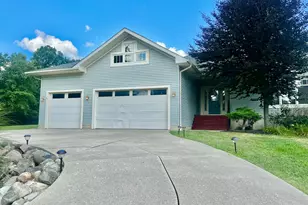 132 Remington Dr, Spring Arbor, MI 49283 - Photo 2