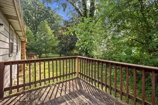 944 Lancashire Ct SE, Grand Rapids, MI 49508 - Photo 18