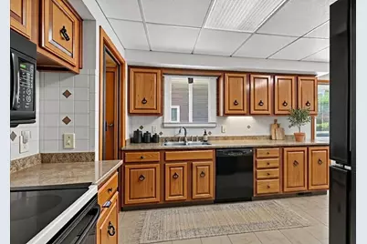 15640 Stricker Avenue, Eastpointe, MI 48021 - Photo 6
