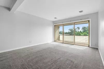 748 W Kilgore Road #303, Kalamazoo, MI 49008 - Photo 8