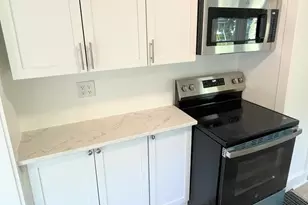 1146 Coolidge Ave, Benton Harbor, MI 49022 - Photo 6