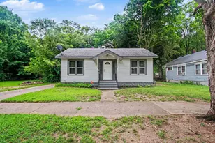 1156 Mc Alister Ave, Benton Harbor, MI 49022 - Photo 2