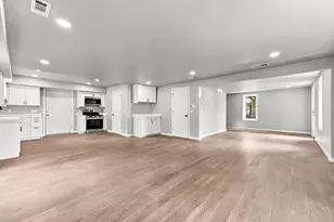 109 Michigan Ave, Hartford, MI 49057 - Photo 4