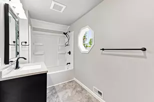 109 Michigan Ave, Hartford, MI 49057 - Photo 14