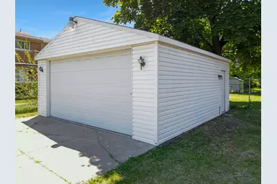 15241 Pearson Street, Oak Park, MI 48237 - Photo 8