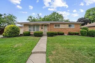 30906 Roycroft St, Livonia, MI 48154 - Photo 8