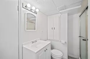 30906 Roycroft St, Livonia, MI 48154 - Photo 34
