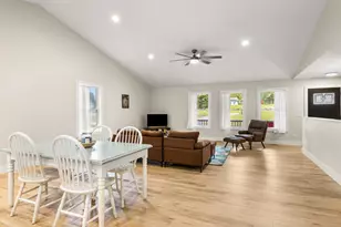 1132 Farmington Dr, Traverse City, MI 49696 - Photo 4