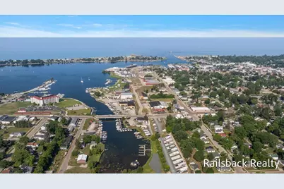 800 S Madison Street, Ludington, MI 49431 - Photo 8