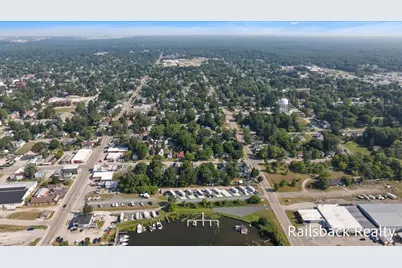 800 S Madison Street, Ludington, MI 49431 - Photo 6