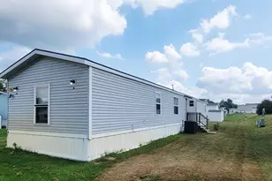 1194 W Grey Ct, Wayland, MI 49348 - Photo 2