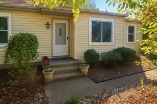 33967 Wadsworth St, Livonia, MI 48150 - Photo 2