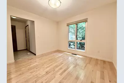 1046 Greenhills Drive, Ann Arbor, MI 48105 - Photo 2