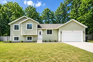 1109 Brian Dr, Muskegon, MI 49442 - Photo 1