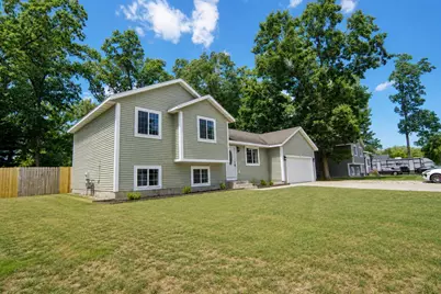 1109 Brian Drive, Muskegon, MI 49442 - Photo 2