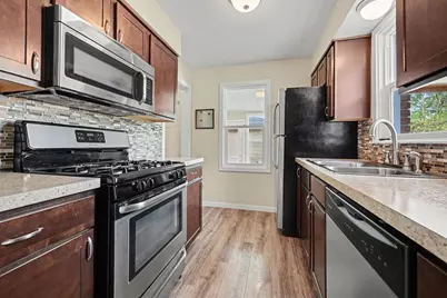 2559 Foster Avenue NE, Grand Rapids, MI 49505 - Photo 10