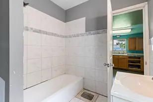815 E Front St, Adrian, MI 49221 - Photo 20