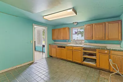 815 E Front Street, Adrian, MI 49221 - Photo 16