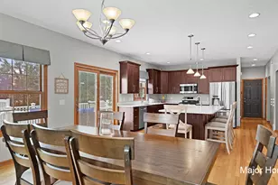 878 Wallin Dr, Jenison, MI 49428 - Photo 10
