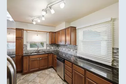 1181 Kay Parkway, Ann Arbor, MI 48103 - Photo 4