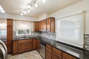 1181 Kay Pkwy, Ann Arbor, MI 48103 - Photo 4