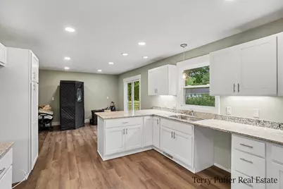1107 Lancelot Drive, Muskegon, MI 49445 - Photo 12