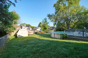 622 Kennedy St, Jackson, MI 49202 - Photo 22