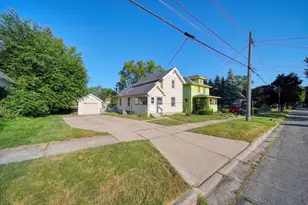 622 Kennedy St, Jackson, MI 49202 - Photo 2