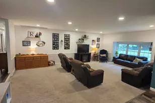 215 Wickenham Dr, Spring Arbor, MI 49283 - Photo 26