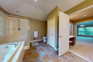 22279 Brockshire St, Novi, MI 48375 - Photo 20