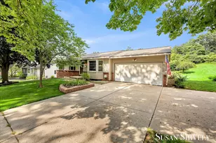 2659 Bryanwood Dr NW, Grand Rapids, MI 49544 - Photo 4