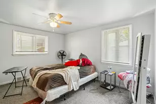13610 Pearson St, Oak Park, MI 48237 - Photo 24