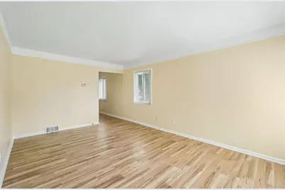 13610 Pearson Street, Oak Park, MI 48237 - Photo 6