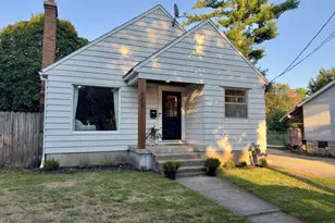 608 Garfield Ave NW, Grand Rapids, MI 49504 - Photo 2