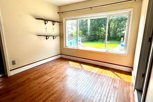 324 S Hamilton St, Marshall, MI 49068 - Photo 8