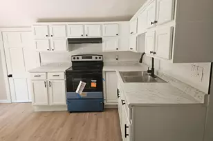 709 N Locust St, Adrian, MI 49221 - Photo 2