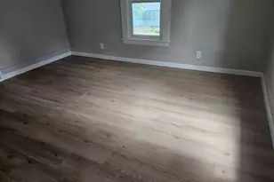 709 N Locust St, Adrian, MI 49221 - Photo 6