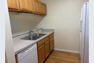 2736 S Knightsbridge Circle, Ann Arbor, MI 48105 - Photo 4