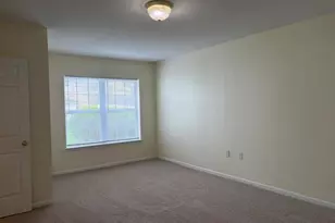 2736 S Knightsbridge Cir, Ann Arbor, MI 48105 - Photo 12