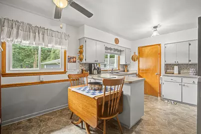 427 Bates Street, Jackson, MI 49202 - Photo 8
