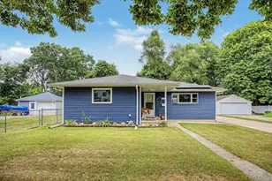 427 Bates St, Jackson, MI 49202 - Photo 1