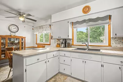 427 Bates Street, Jackson, MI 49202 - Photo 10
