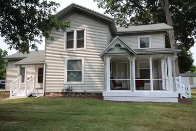208 S Michigan Avenue, Vicksburg, MI 49097 - Photo 2