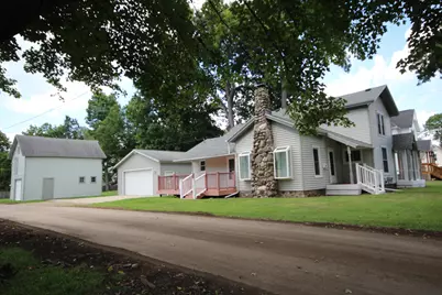 208 S Michigan Avenue, Vicksburg, MI 49097 - Photo 1