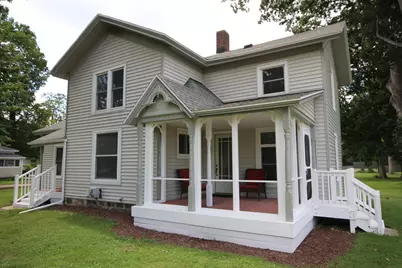 208 S Michigan Avenue, Vicksburg, MI 49097 - Photo 2