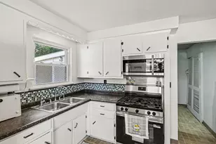 147 E Southfield Dr, Jackson, MI 49203 - Photo 6