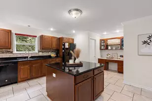 9354 Stratford Woods Trail, Kalamazoo, MI 49009 - Photo 6